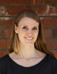 Porträttbild av Elin Frögéli