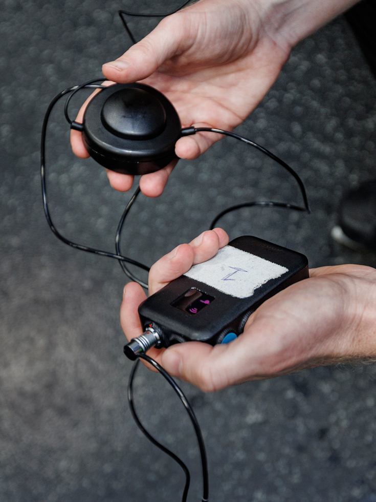 Närbild på kommunikationsutrustning som gör att domarna kan kommunicera med varandra.